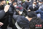 六爻解读多次未经允许外出，“素媛案”凶手赵斗淳再次被拘留
